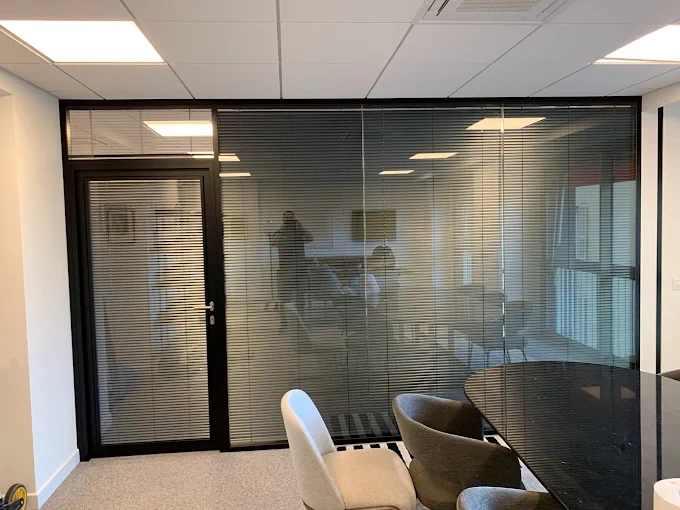 Aménagement bureaux — cloisons vitrées — Modernal Sophia Antipolis