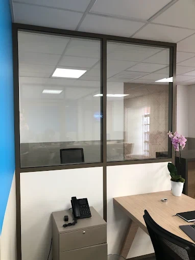 Bureaux — partitions et postes de travail — Modernal Nice