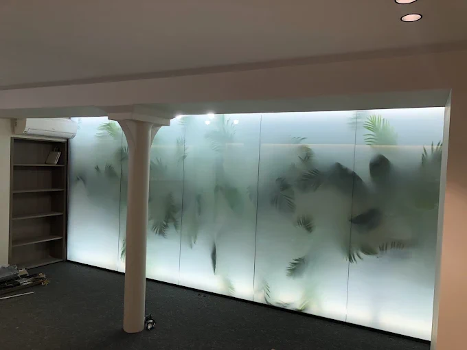 Cloison décorative rétro-éclairée — Modernal Nice